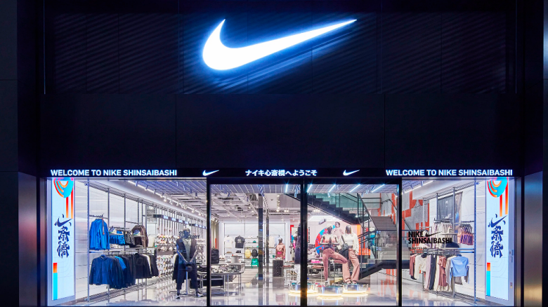 大阪でナイキのカスタマイズ体験を楽しむには、「NIKE OSAKA（ナイキ 大阪）」